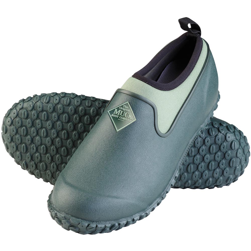 who sells muck boots in store